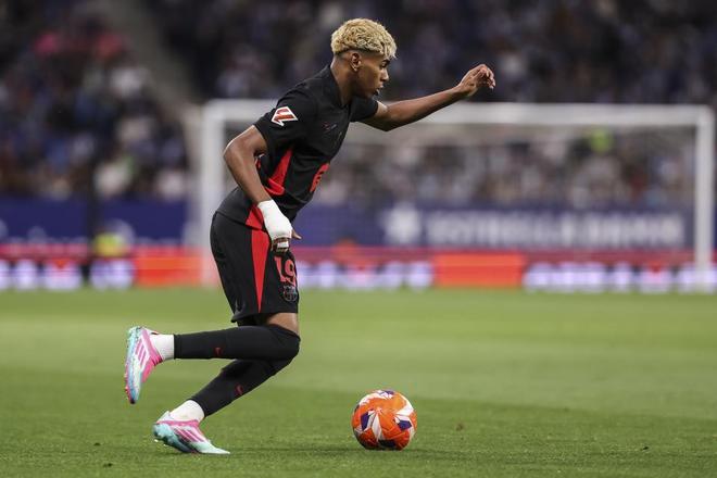 詹姆斯伤情更新：左腹股沟拉伤预计缺席1-2周 还需打7场才能评奖